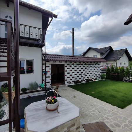 Vizuina Lupului Hotel Gura Humorului Luaran gambar